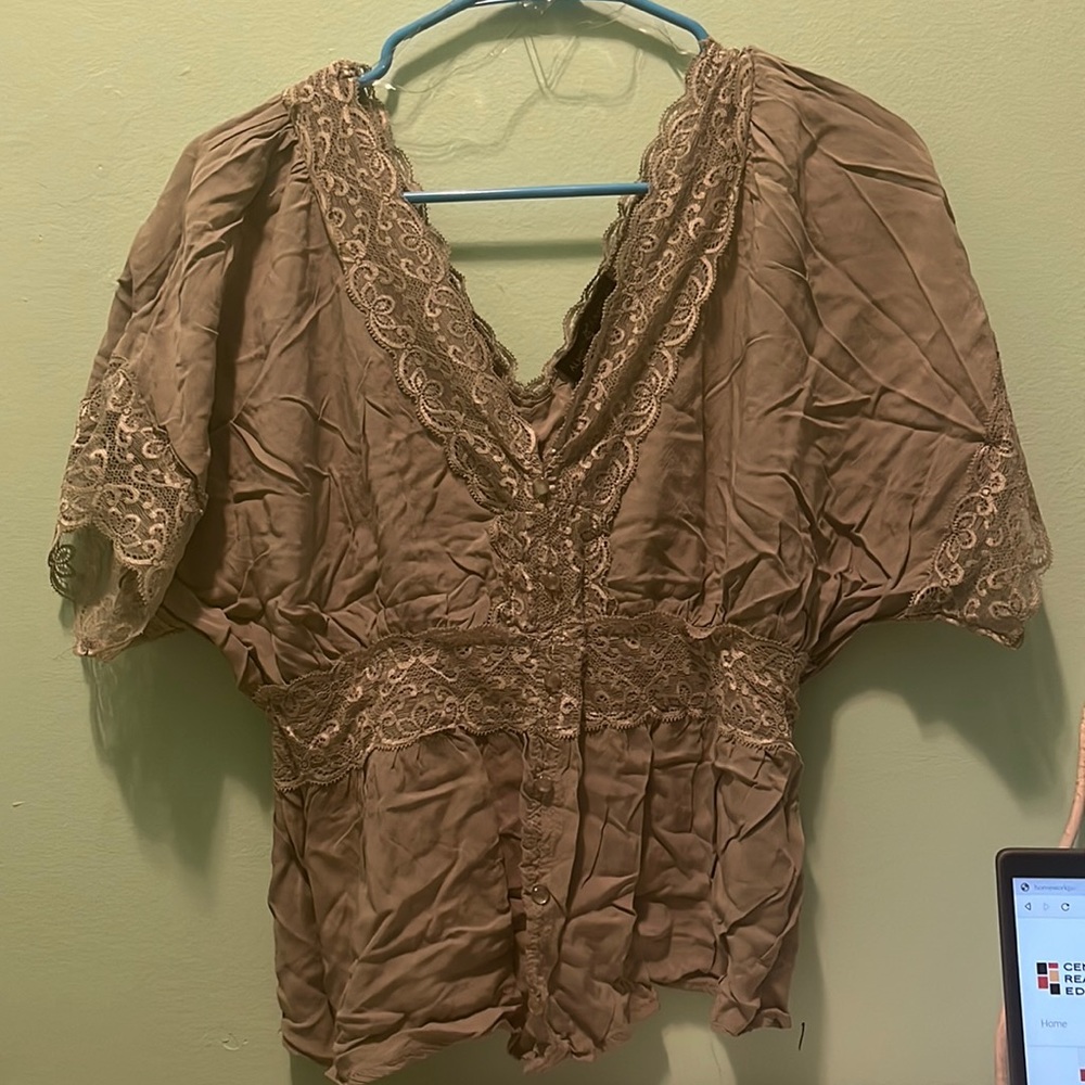 Lace detail top